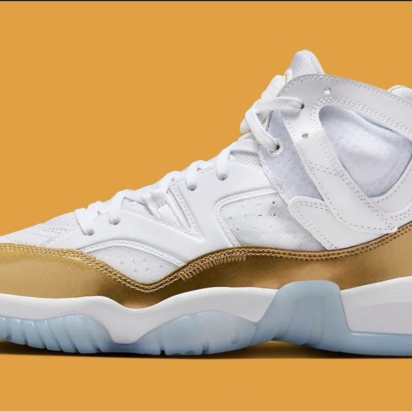 Nike Jordan Jumpman Two Trey Women's Size 8.5 Men's Size 7 White Gold DR9631 107 - Picture 2 of 8